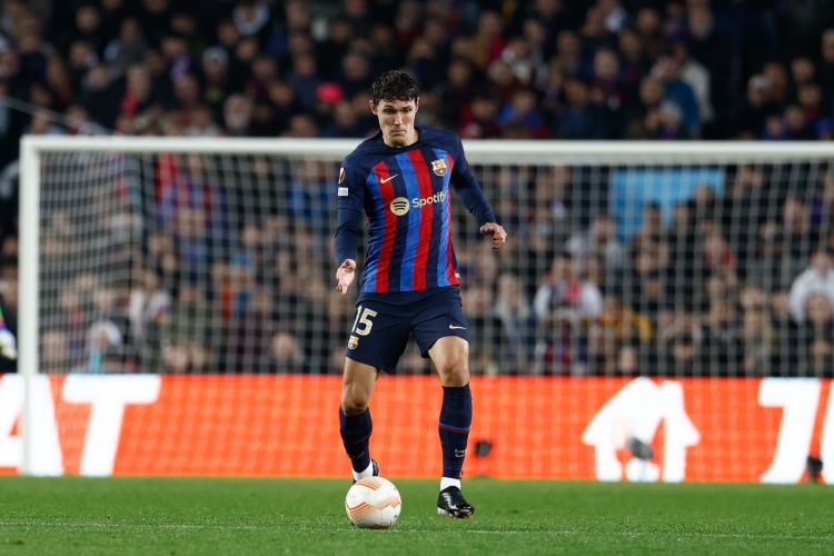 V站体育赛事-记者：克里斯滕森相信自己能成为巴萨的主力中后卫，与库巴西搭档