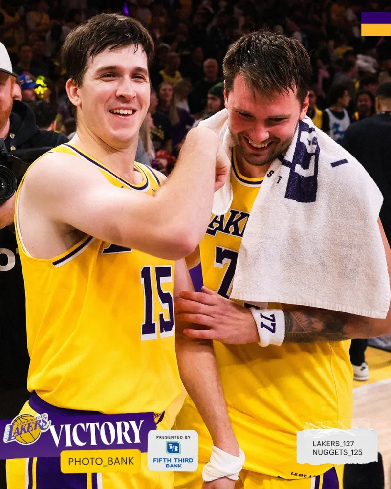 V站体育官方资讯-比赛太精彩！湖人社媒回顾昨日东契奇与队友庆祝胜利的瞬间