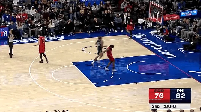 V站体育赛事-格兰特单节6中4得到11分，开拓者三节76-82落后76人